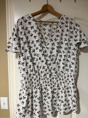 Sweet Rain Cream Blouse with Black Bow Print